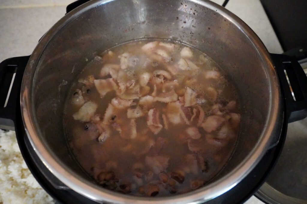 Cooked black eyed peas in the Instant Pot